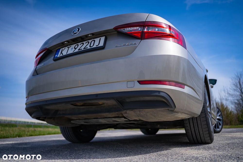 Skoda Superb 2.0 TDI L&K DSG - 14