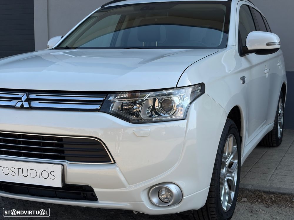 Mitsubishi Outlander 2.0 4WD - 16