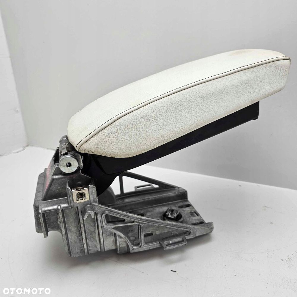 audi tt tts 8s0 podłokietnik skóra - 3