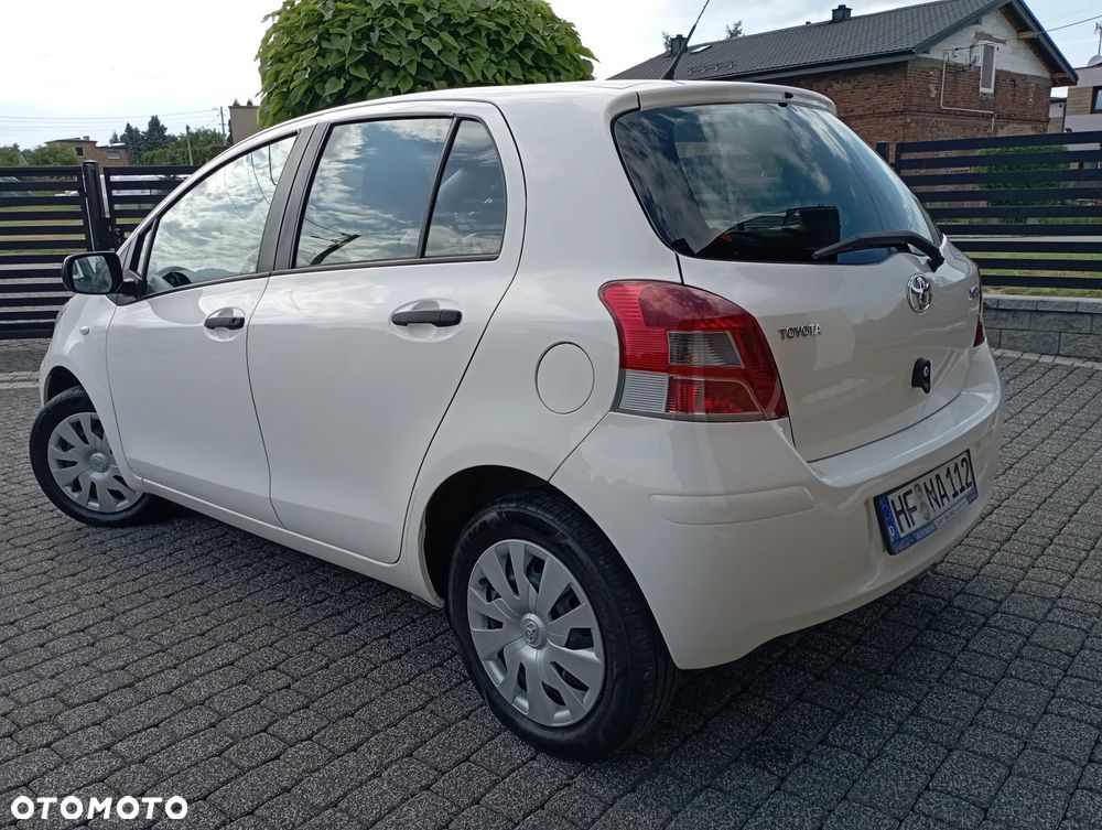 Toyota Yaris 1.0 Luna - 4