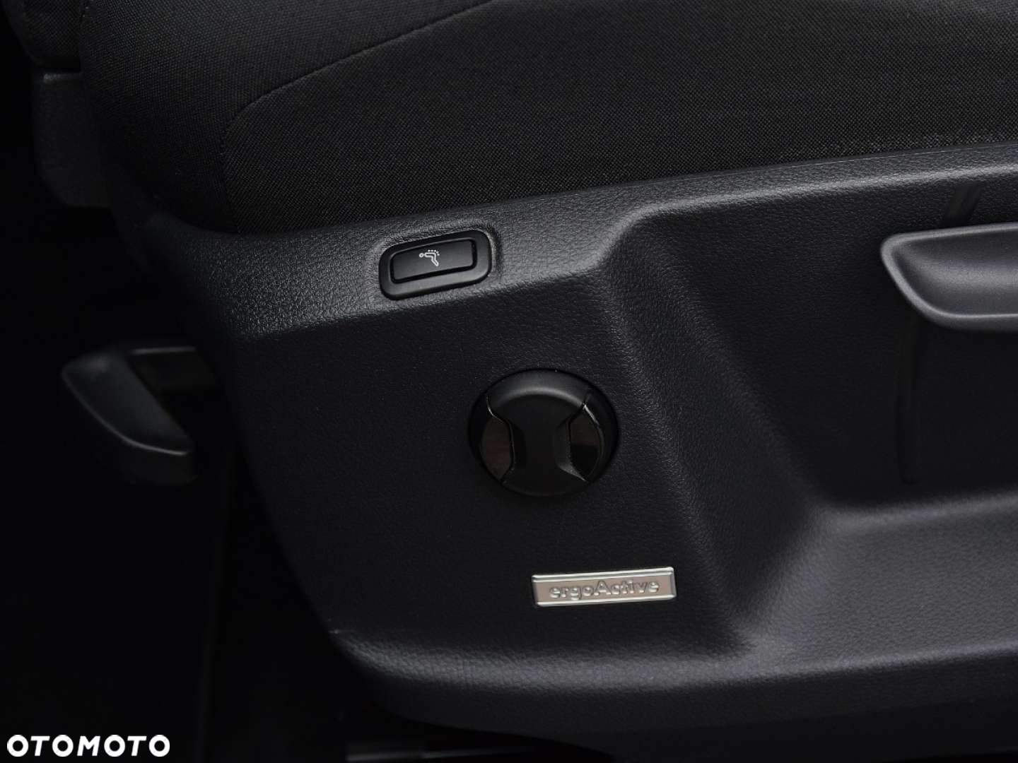 Volkswagen Touran - 25