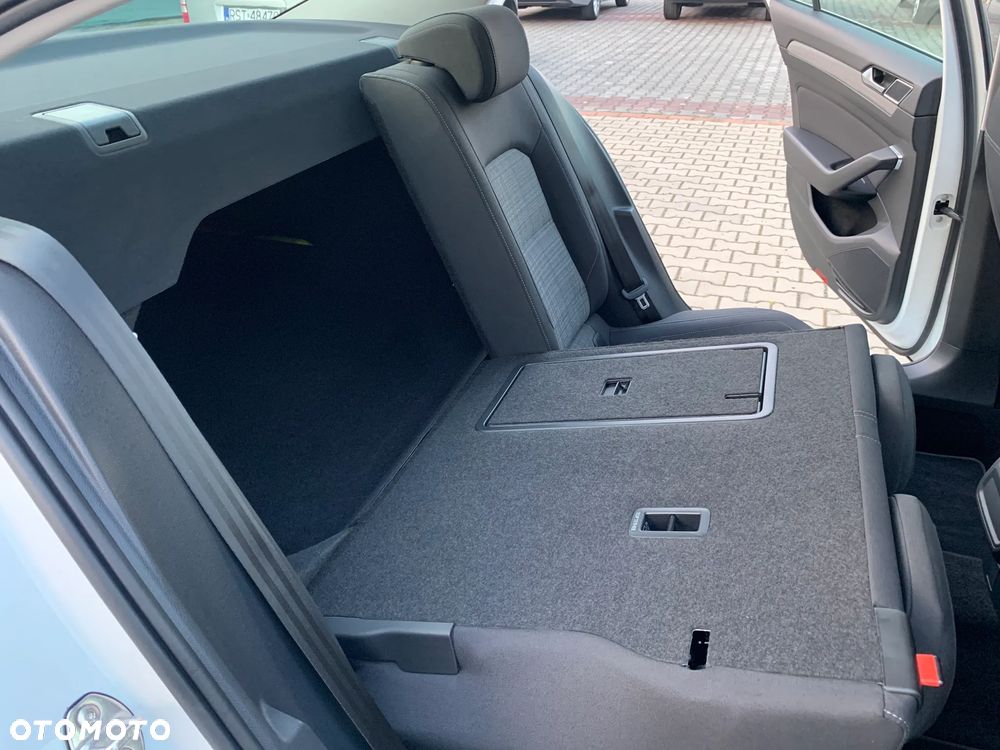 Volkswagen Passat 2.0 TDI EVO Business DSG - 20