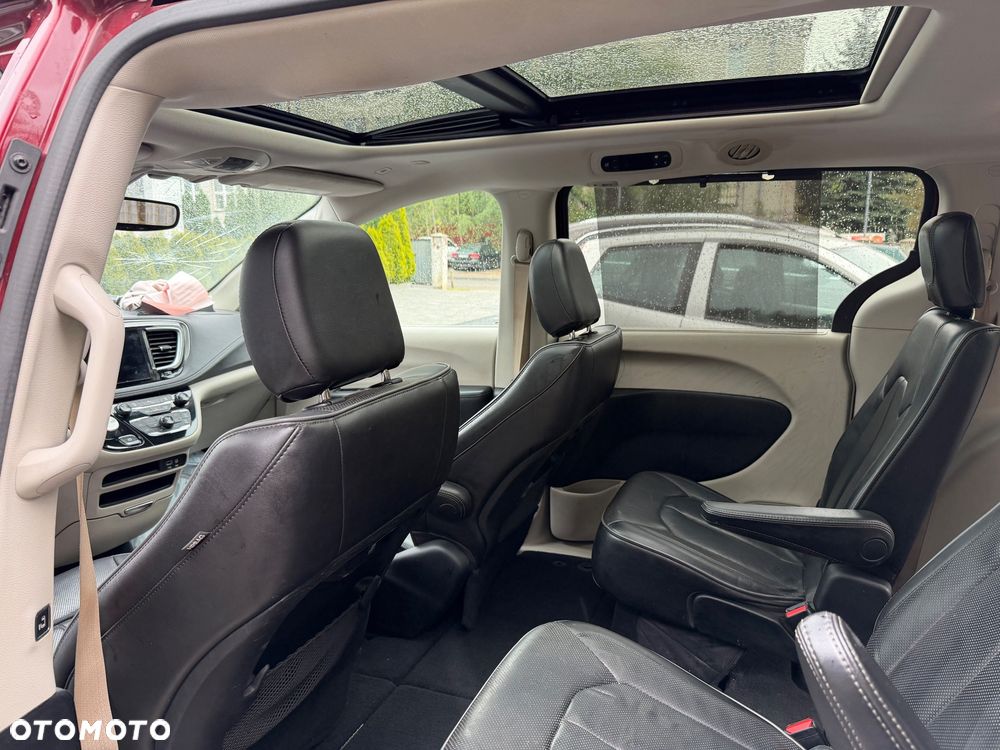 Chrysler Pacifica - 14