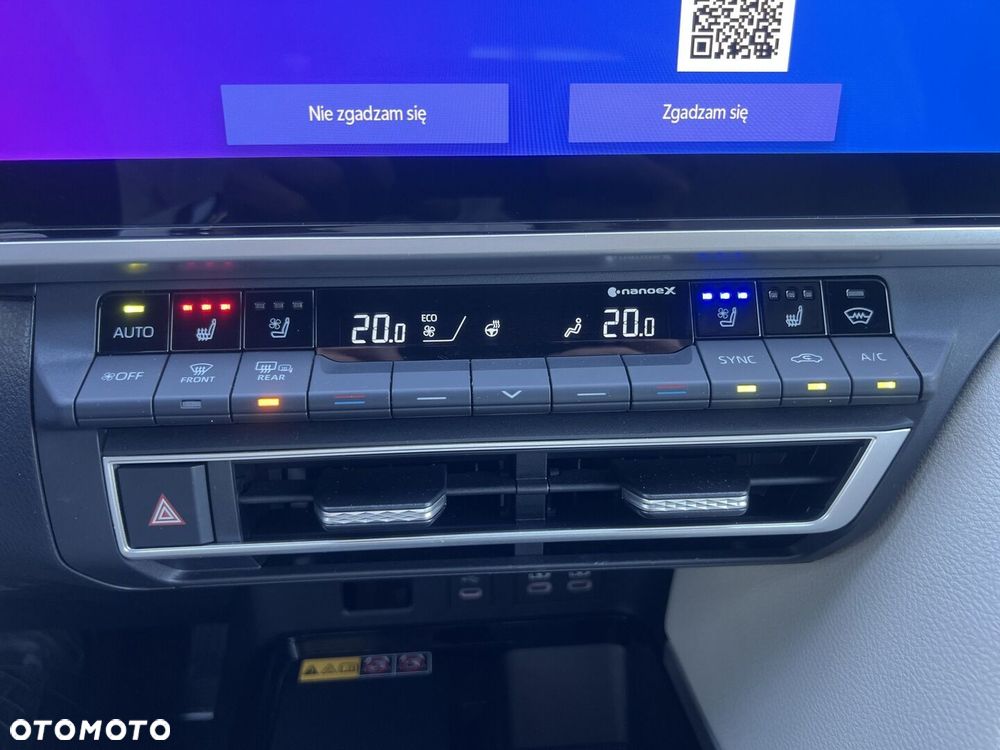 Toyota Camry - 22