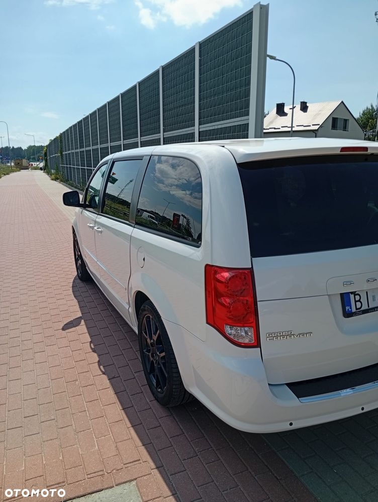 Dodge Grand Caravan - 6