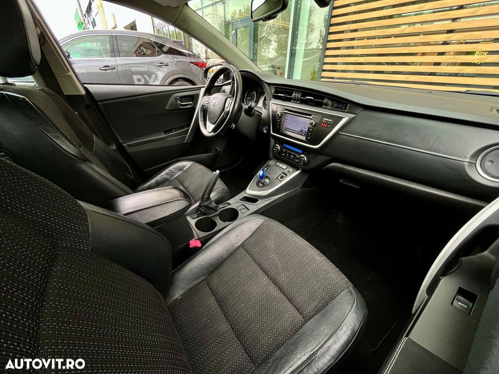 Toyota Auris - 12
