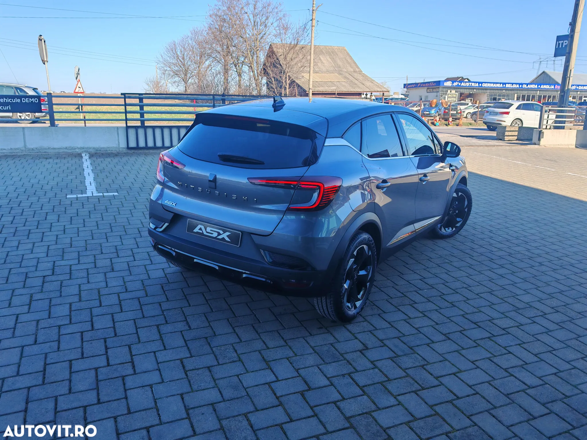 Mitsubishi ASX - 8