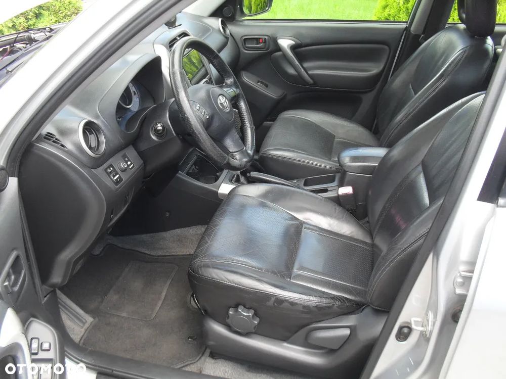 Toyota RAV4 2.0 VVT-i 4x4 - 6