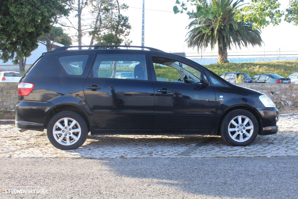 Toyota Avensis Verso 2.0 D-4D Sol - 5