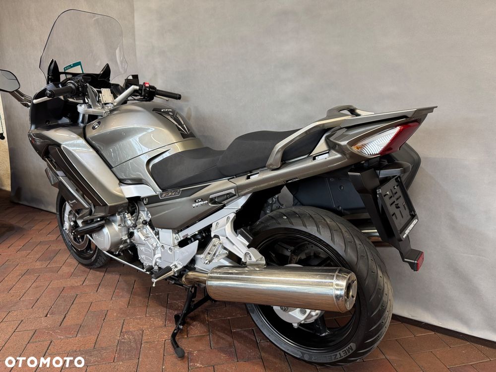 Yamaha FJR - 6