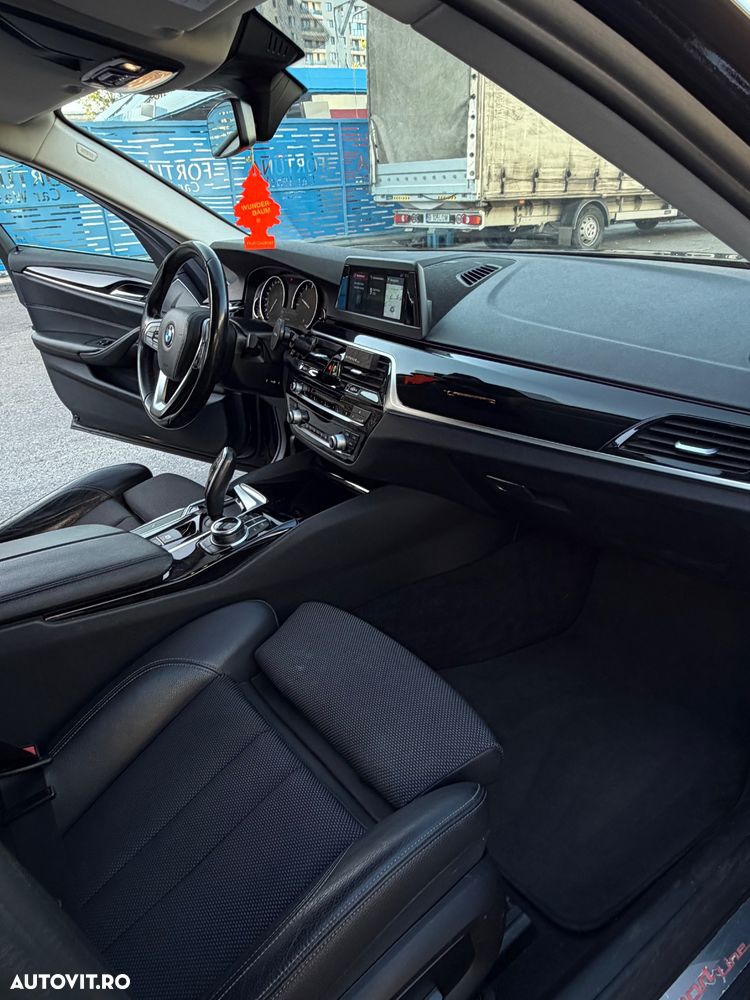 BMW Seria 5 520i Aut. Sport Line - 11