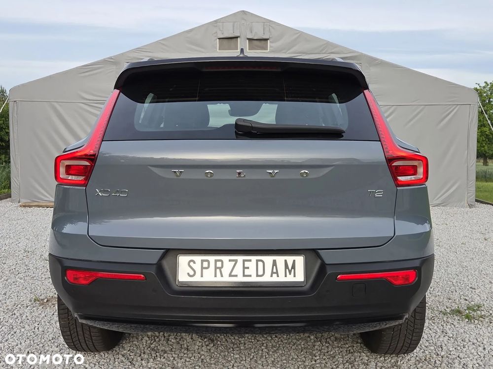 Volvo XC 40 T2 Plus Dark - 33