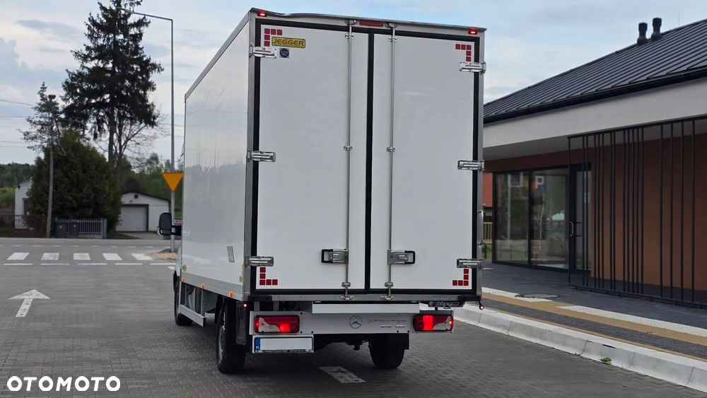 Mercedes-Benz SPRINTER 319 CDI 907 MAXI ❗️❗️ / AUTOMAT / ŁOPATKI / PODUSZKI PNEUMATYCZNE / KONTENER 10EP JEGGER / FULL OPCJA  / LEDY / XENON / WEBASTO / KONTENER MEBLOWY / RAMA / LAWETA / SALON POLSKA ❗❗ - 19