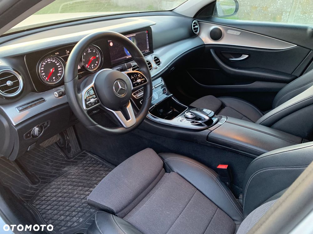 Mercedes-Benz Klasa E 220 d 4-Matic Avantgarde - 25