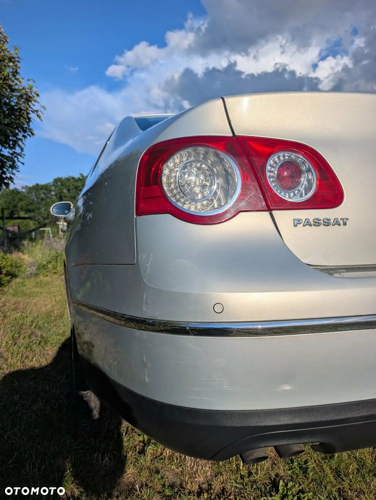 Volkswagen Passat 2.0 TDI DPF Comfortline - 12