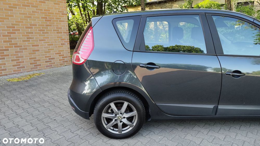 Renault Scenic 1.6 16V 110 TomTom Edition - 10