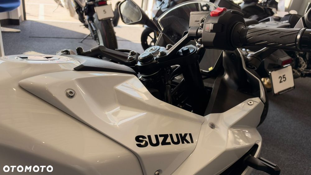 Suzuki GSX-R - 30