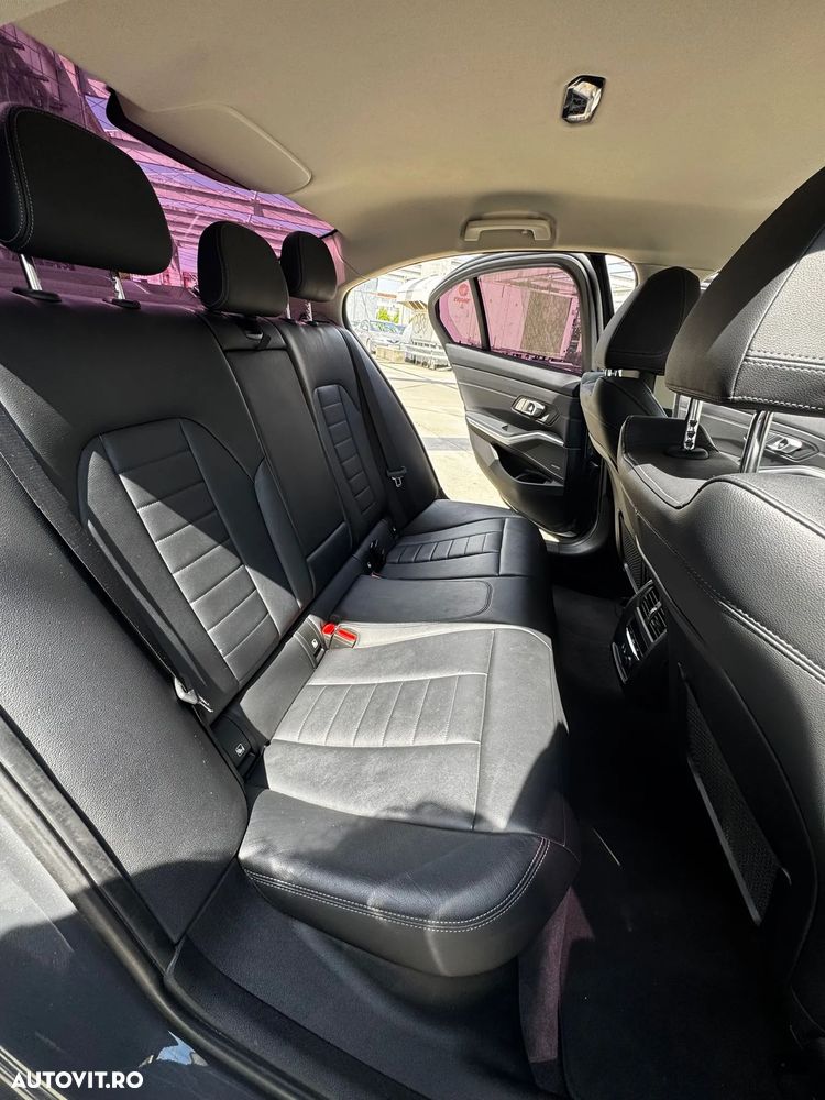 BMW Seria 3 330e Aut. Sport Line - 16