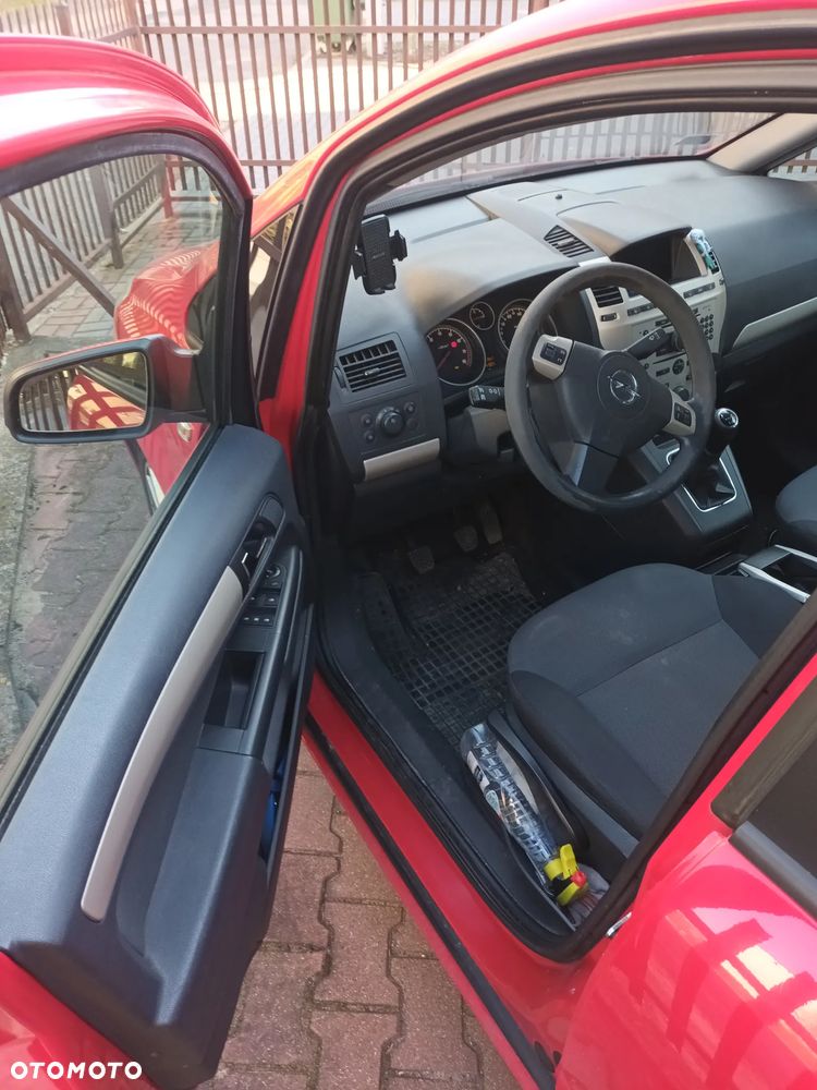 Opel Zafira - 2