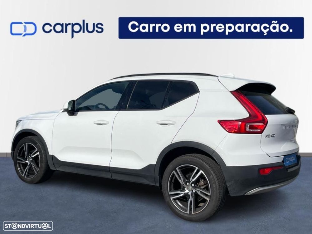 Volvo XC 40 2.0 D3 Momentum Plus Geartronic - 2