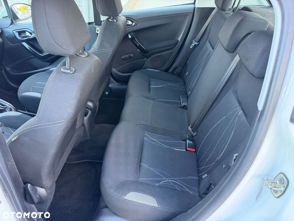 Peugeot 208 e-HDi FAP 92 Stop&Start Allure - 15