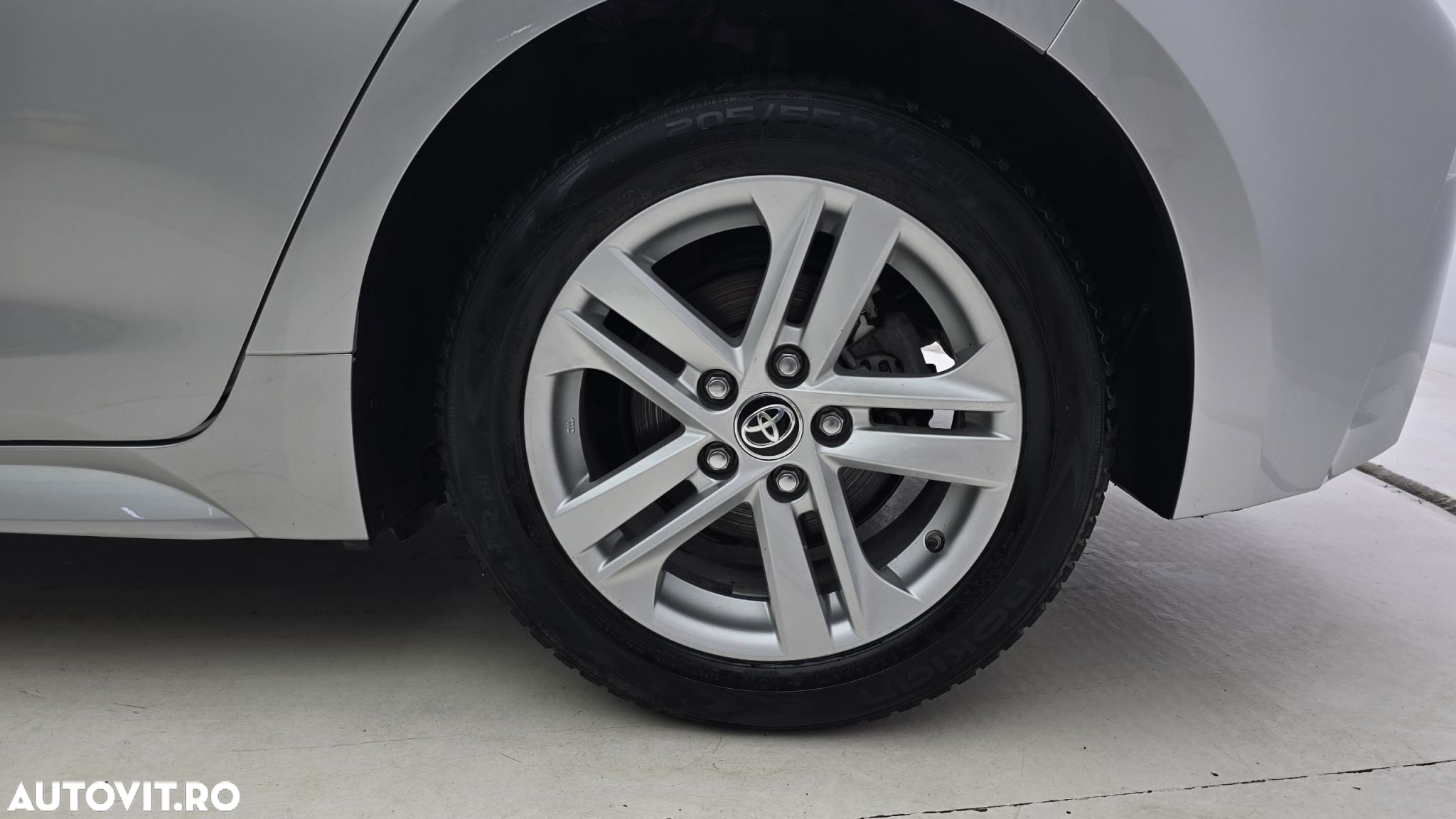 Toyota Corolla - 22