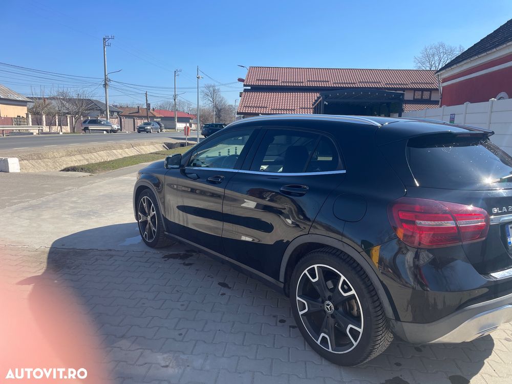 Mercedes-Benz GLA 200 d 4MATIC Aut. - 2