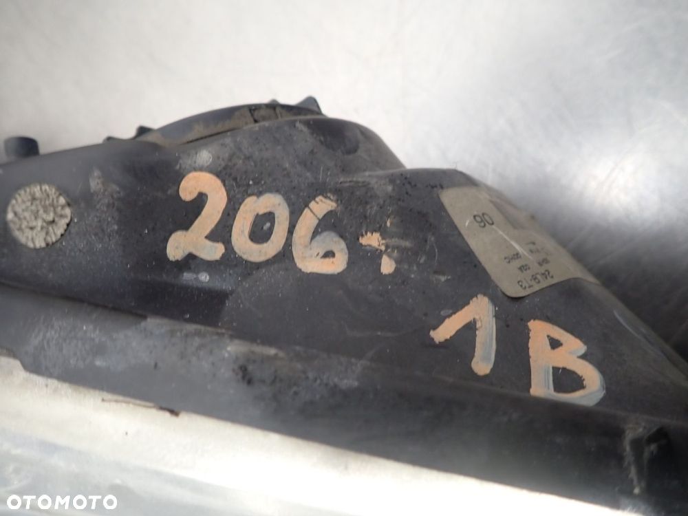 LAMPA PRAWA PRZEDNIA PEUGEOT 206 + 1.4 HDI 9686606280 - 3