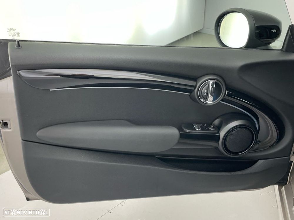 MINI 3 Portas Cooper Auto - 16