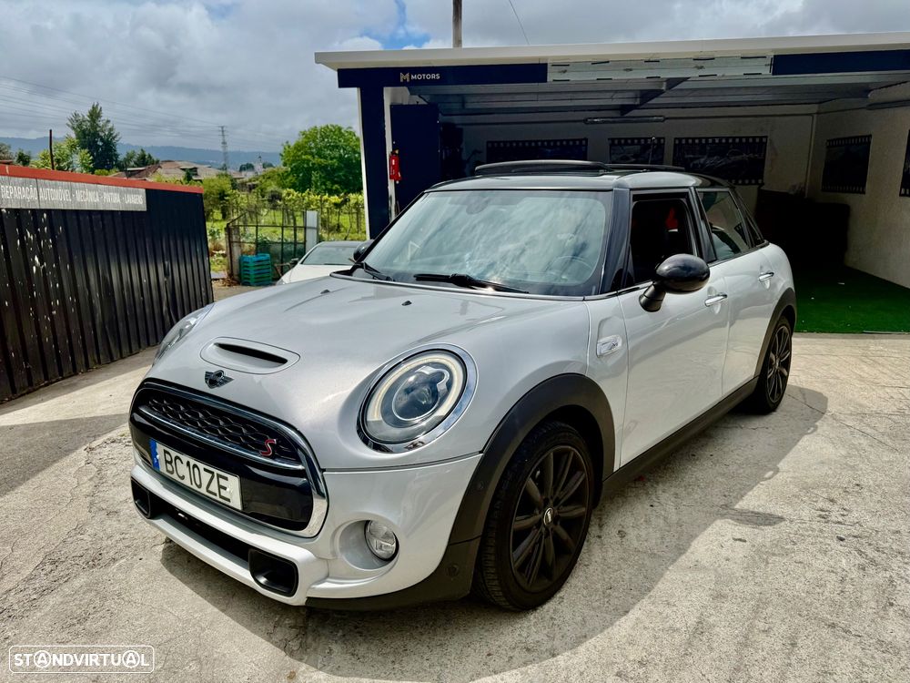 MINI 5 Portas Cooper SD Auto Desportiva - 31