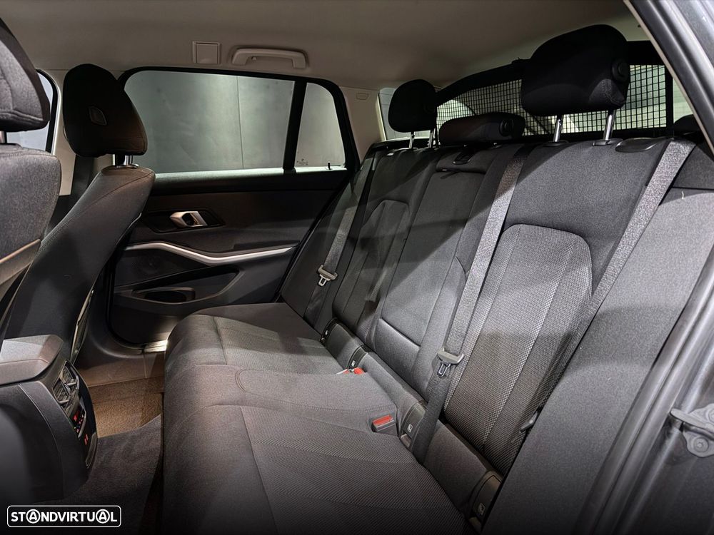 BMW 330 e Corporate Edition Auto - 32