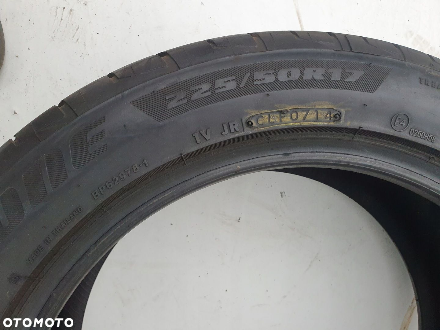 BRIDGESTONE POTENZA ADRENALIN 225/50R17 94W 7mm 1x - 5
