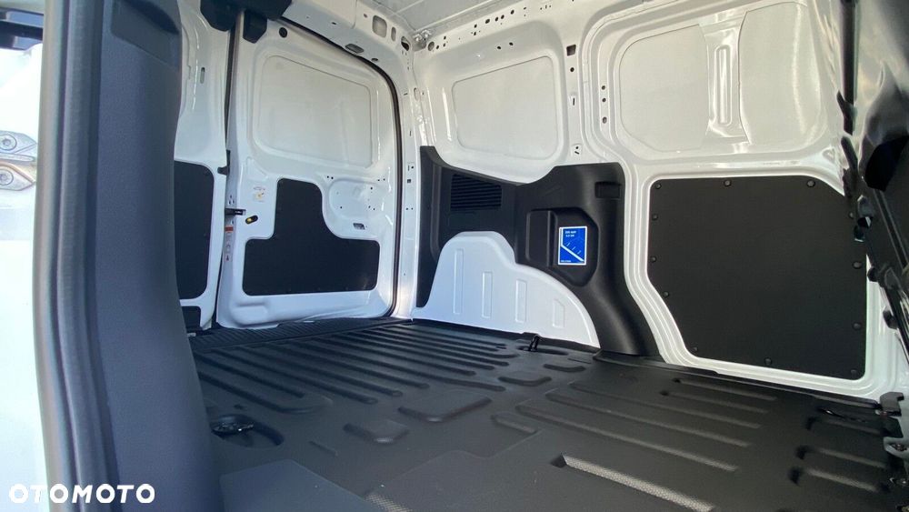 Ford Transit Courier - 16