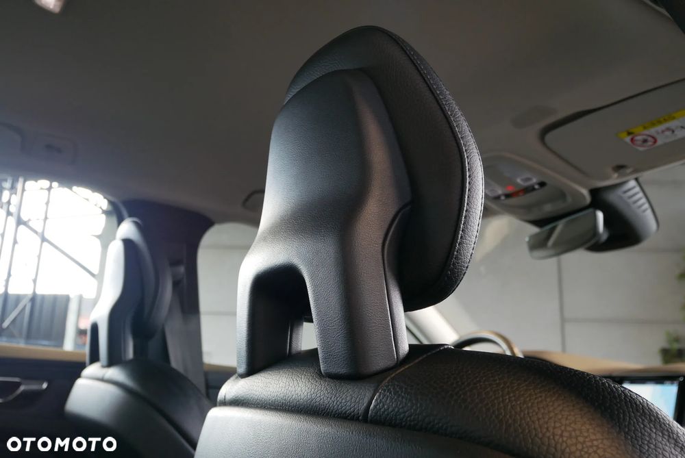 Volvo XC 60 B4 D Momentum Pro - 28