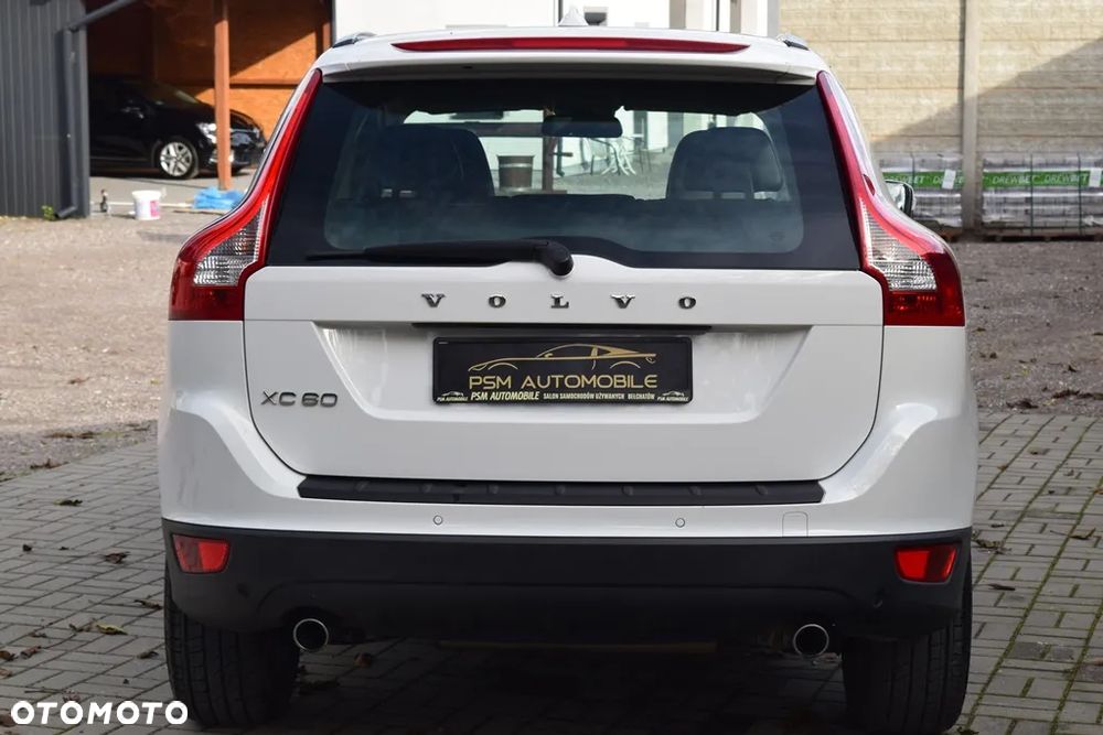 Volvo XC 60 2.4D AWD Momentum - 11