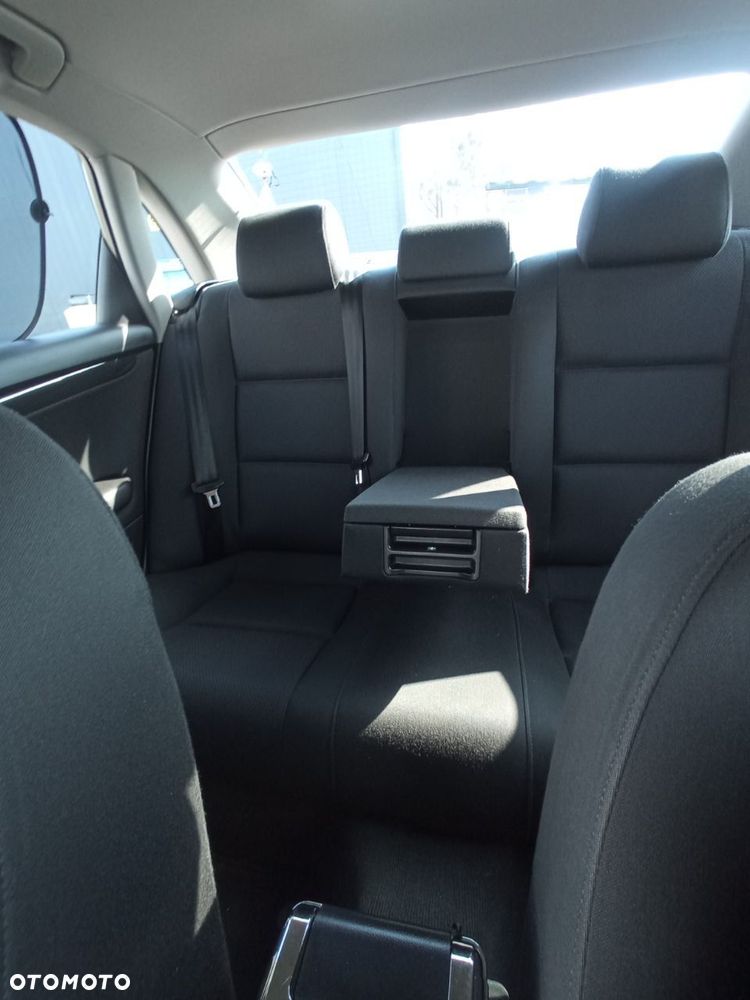 Audi A4 Limousine - 6
