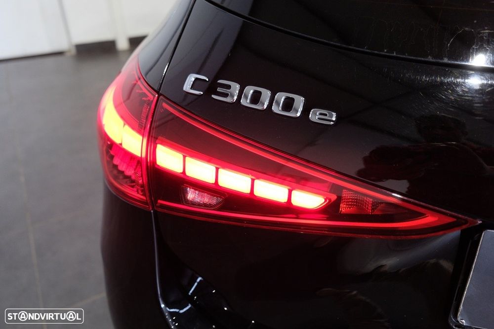 Mercedes-Benz C 300 e T 9G-TRONIC AMG Line - 36