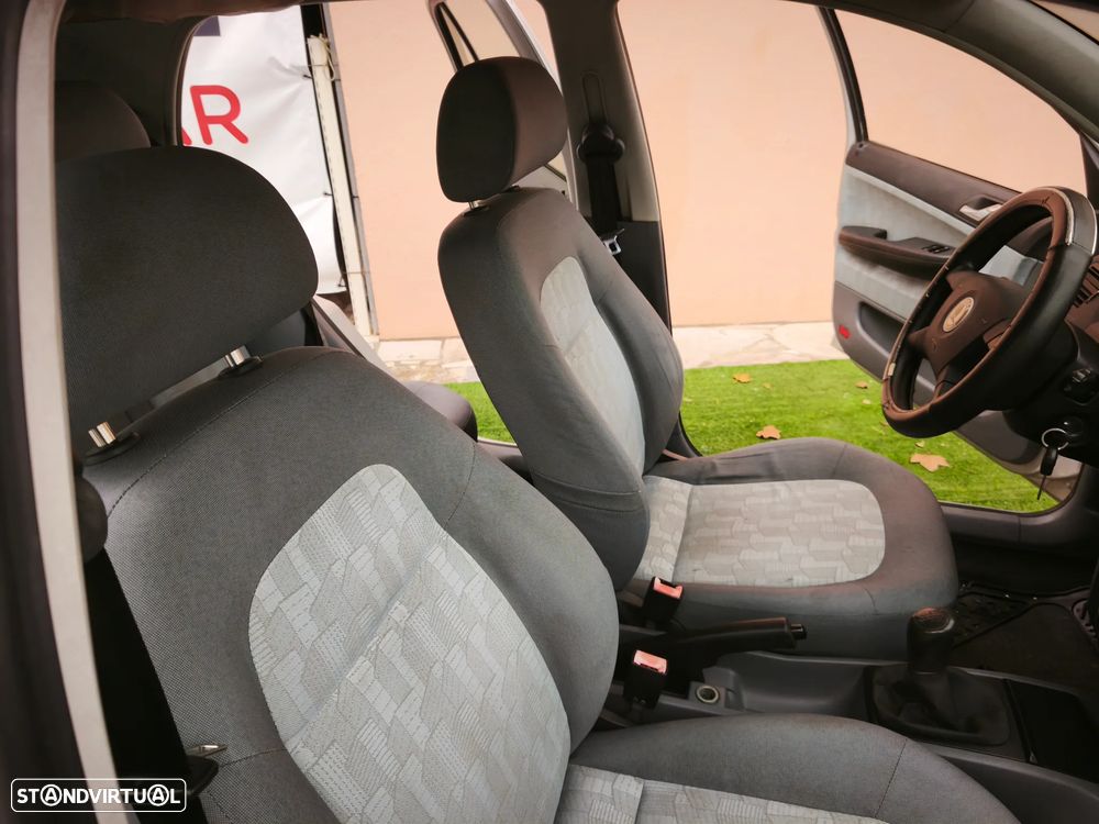 Skoda Fabia 1.4 Comfort AC - 12