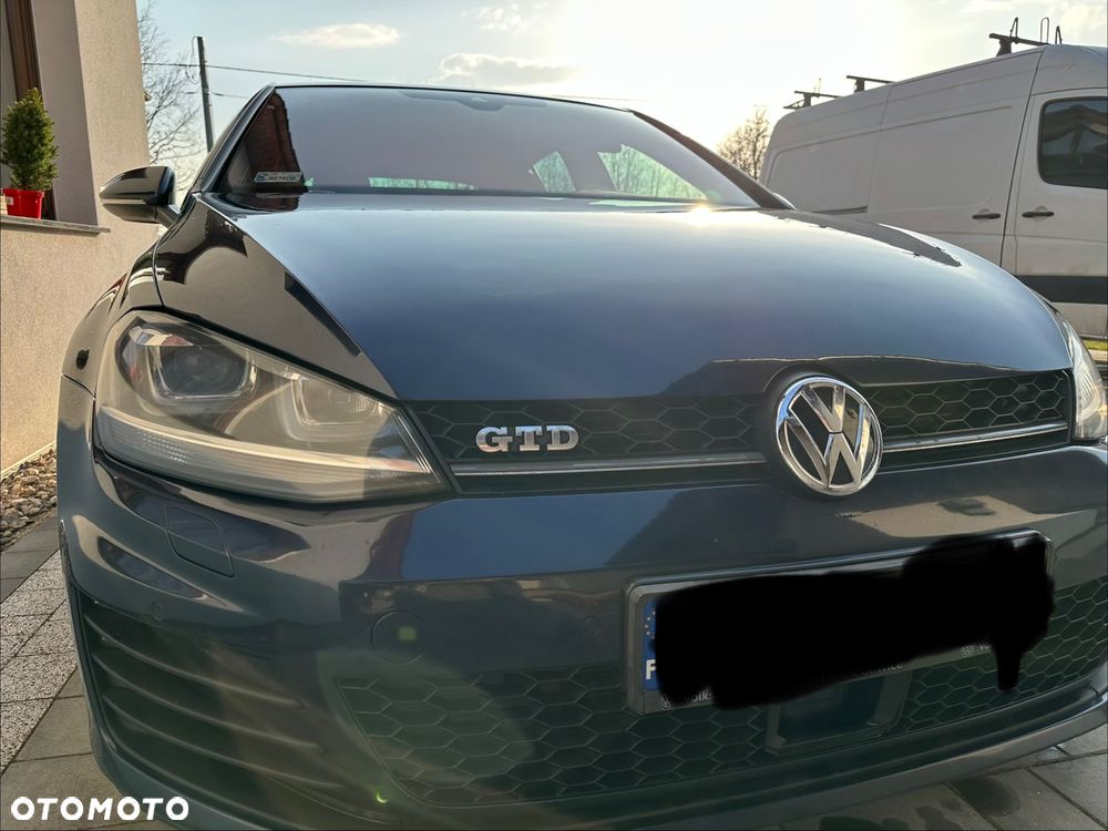 Volkswagen Golf - 8