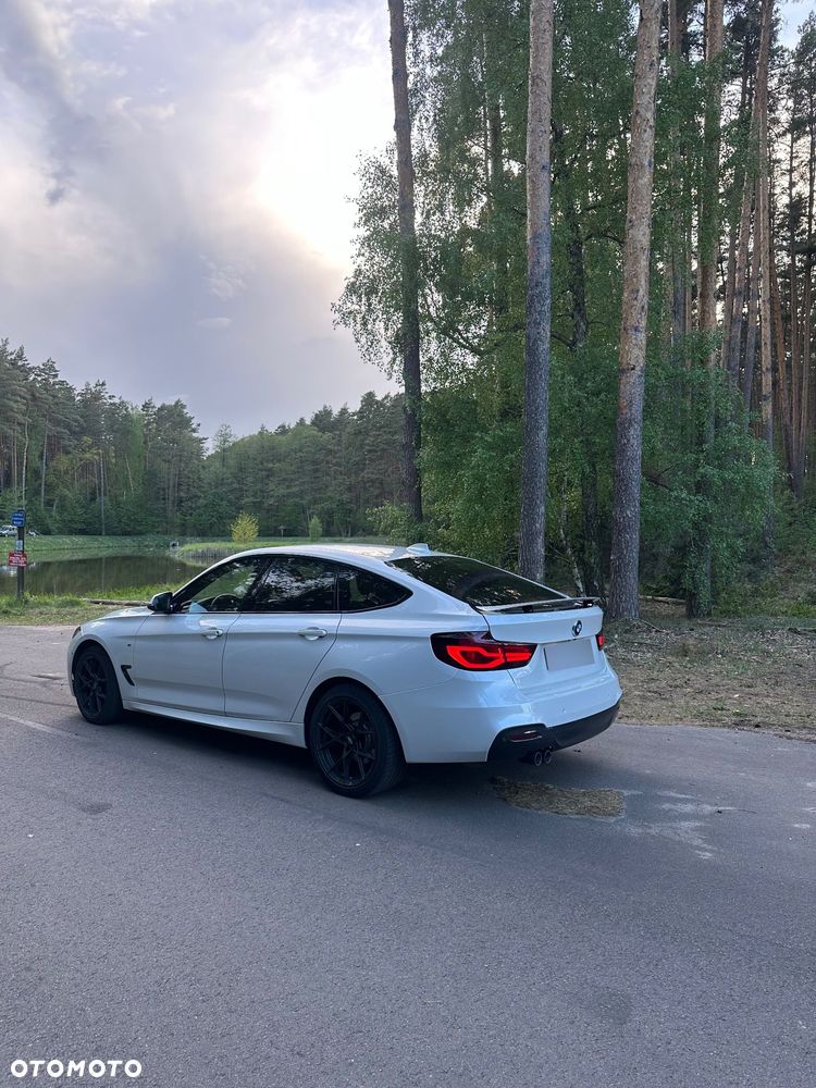 BMW Seria 3 320d M Sport - 4