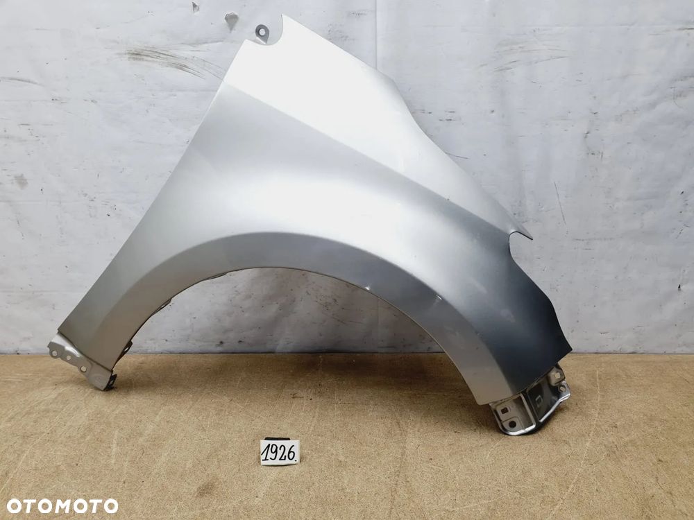 Toyota Yaris 4 IV błotnik prawy przód przedni - 1