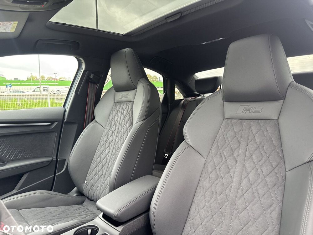 Audi RS3 Limousine - 12