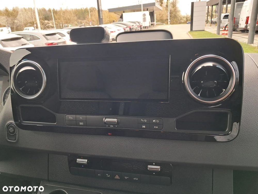 Mercedes-Benz Sprinter 319 CDI Furgon PRO długi 4325 mm L3H2 - 17