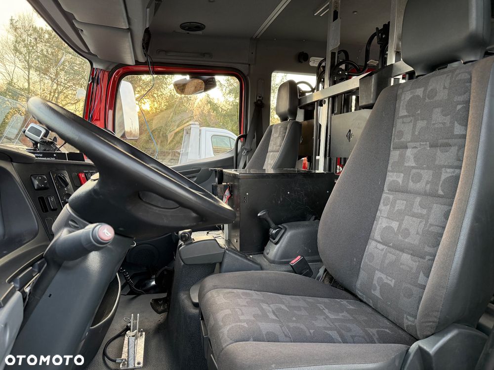 Mercedes-Benz ATEGO 818 4x2 - 32