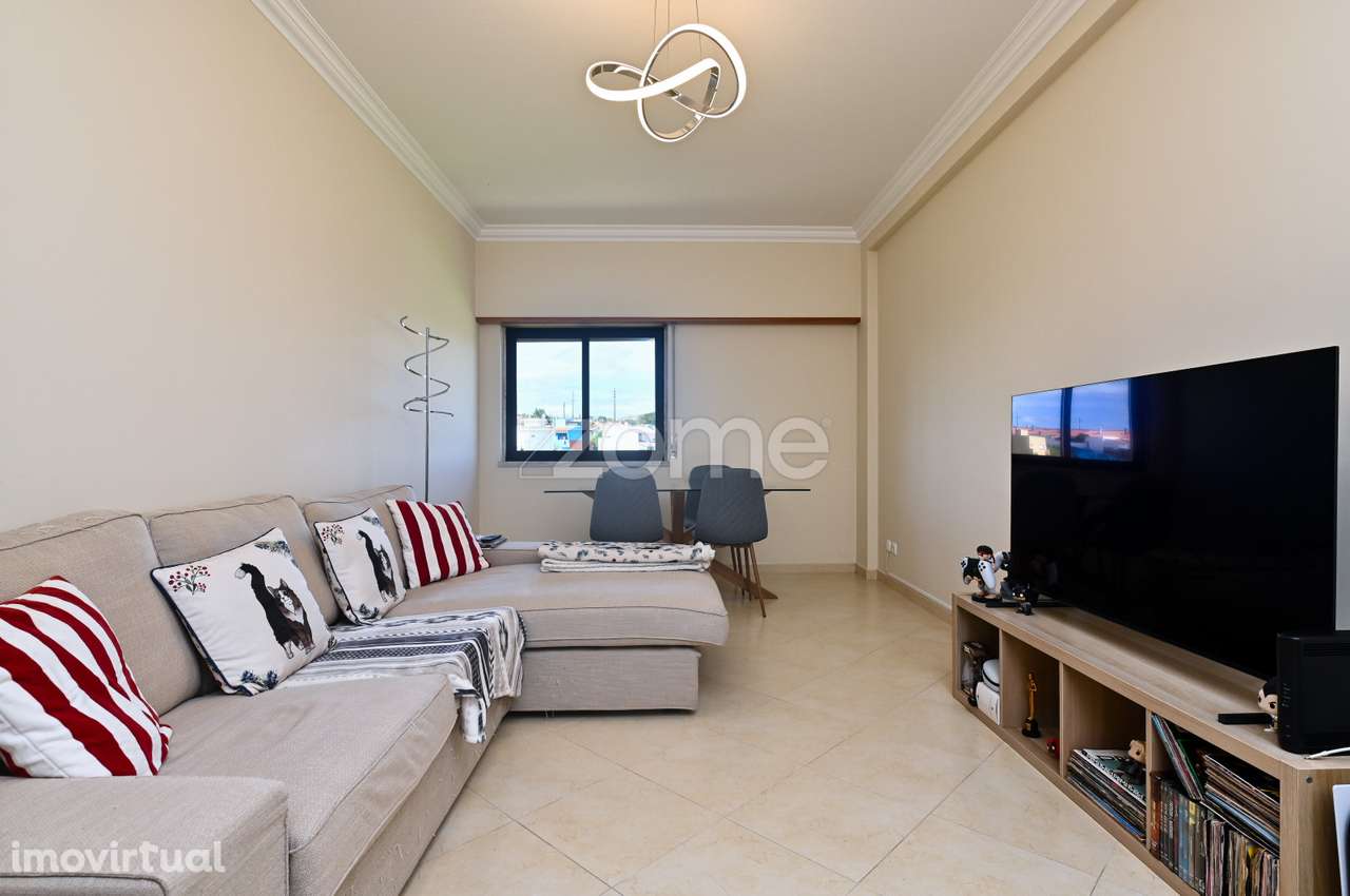 Apartamento T3 na Urbanização Quinta do Mirante em Queluz - Grande imagem: 3/28