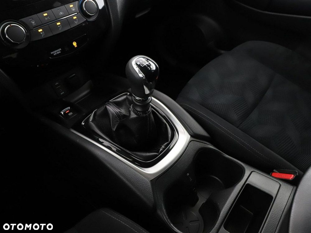 Nissan X-Trail 1.6 DIG-T Visia - 26