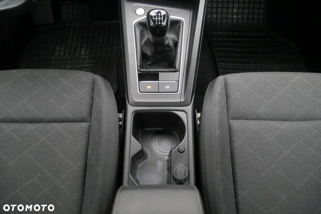 Volkswagen Golf - 11