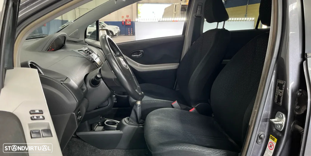 Toyota Yaris 1.0 VVT-i AC Manual - 6