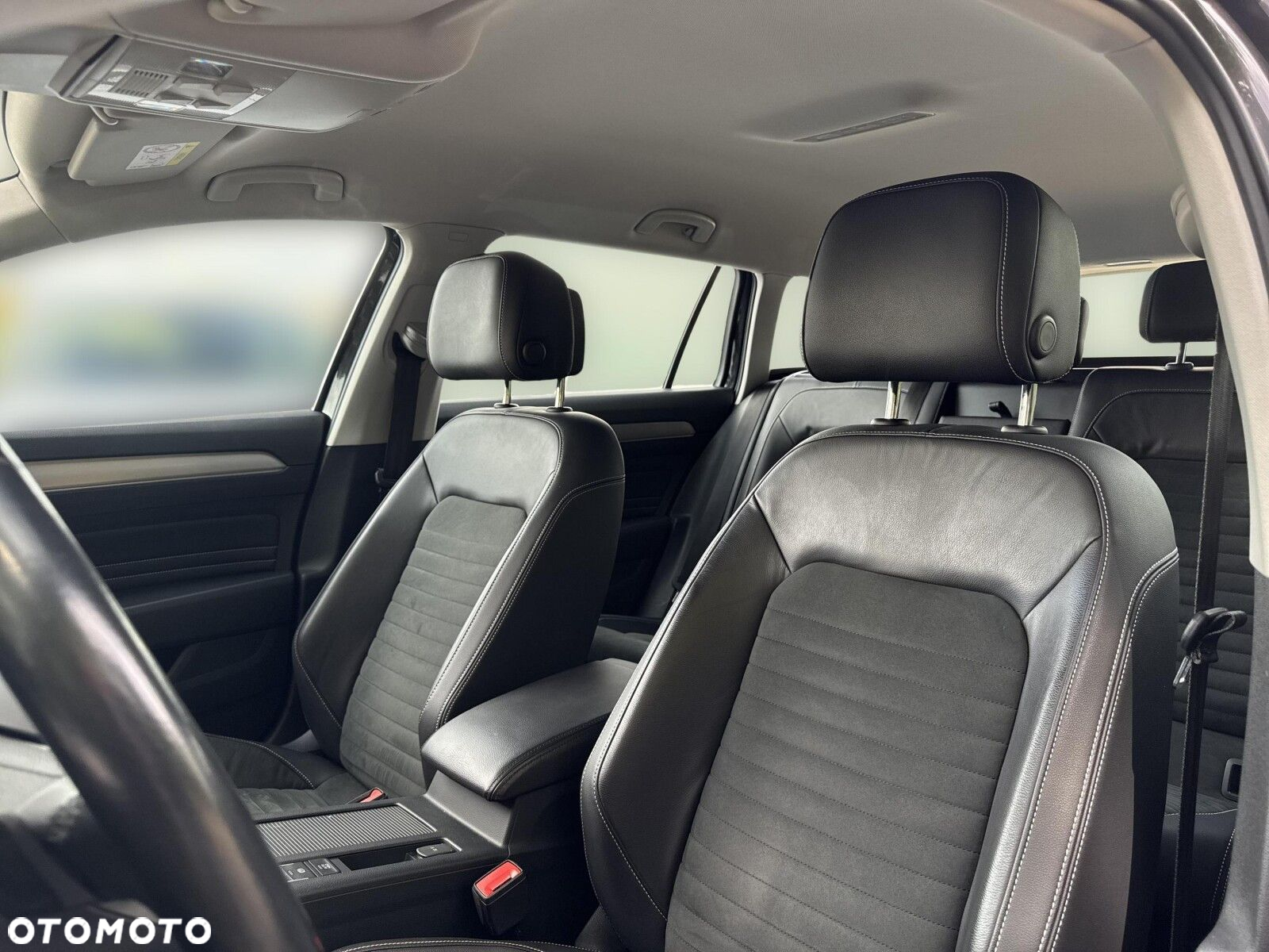 Volkswagen Passat 2.0 TDI Elegance DSG - 12