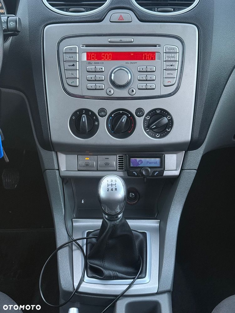 Ford Focus 1.6 16V Ambiente - 32